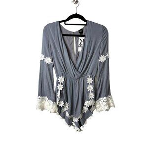 Nude blue floral lace trim romper women’s small festival boho
